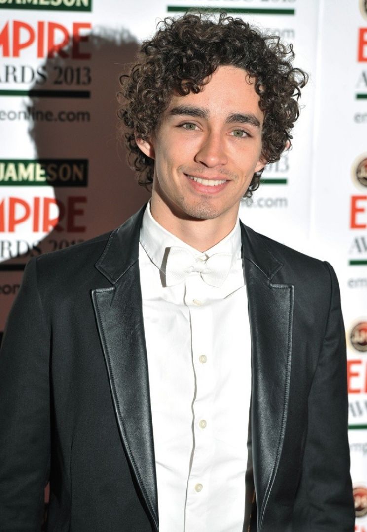 Robert Sheehan