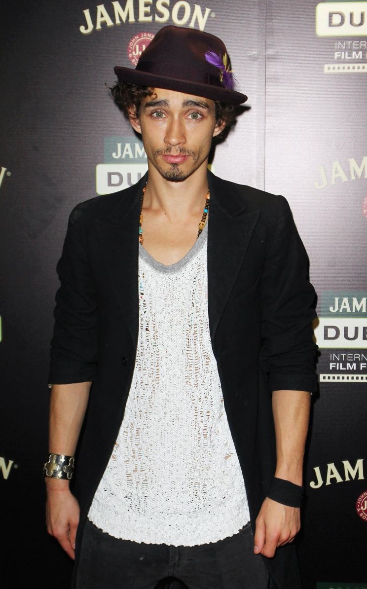 Robert Sheehan