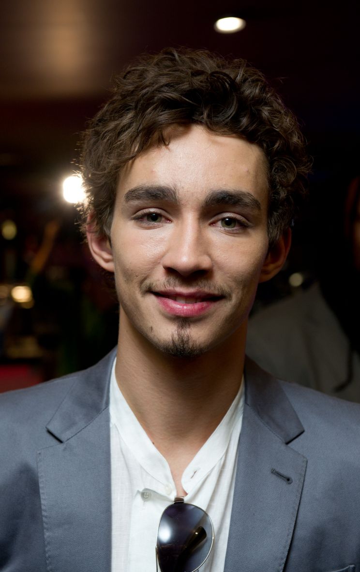 Robert Sheehan