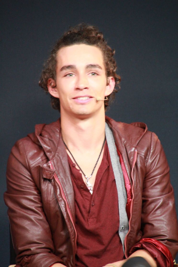 Robert Sheehan