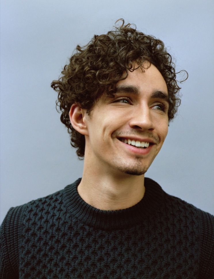 Robert Sheehan