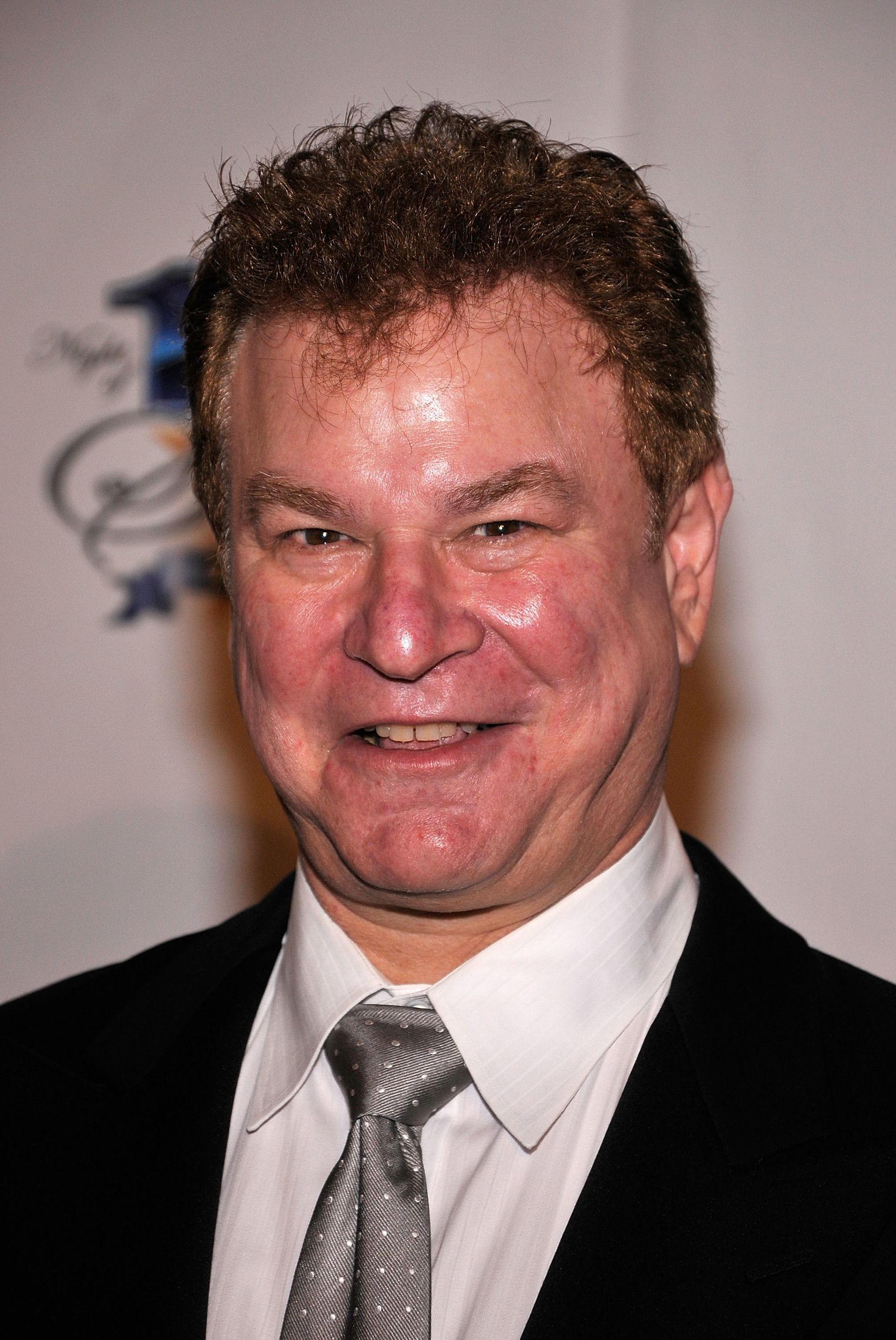 Pictures of Robert Wuhl