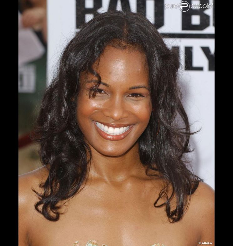 Robinne Lee