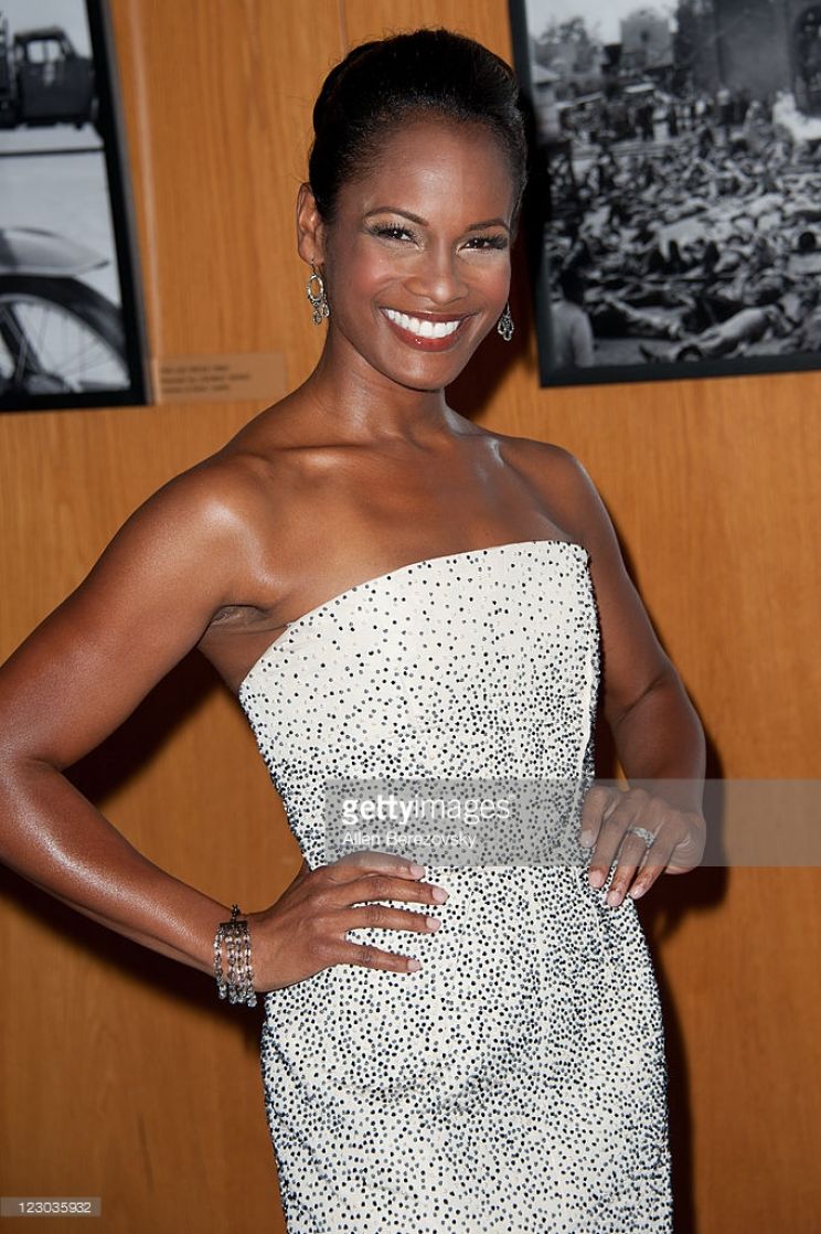 Robinne Lee