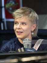 Robyn Carlsson #4181896 picture (Portrait Medium)