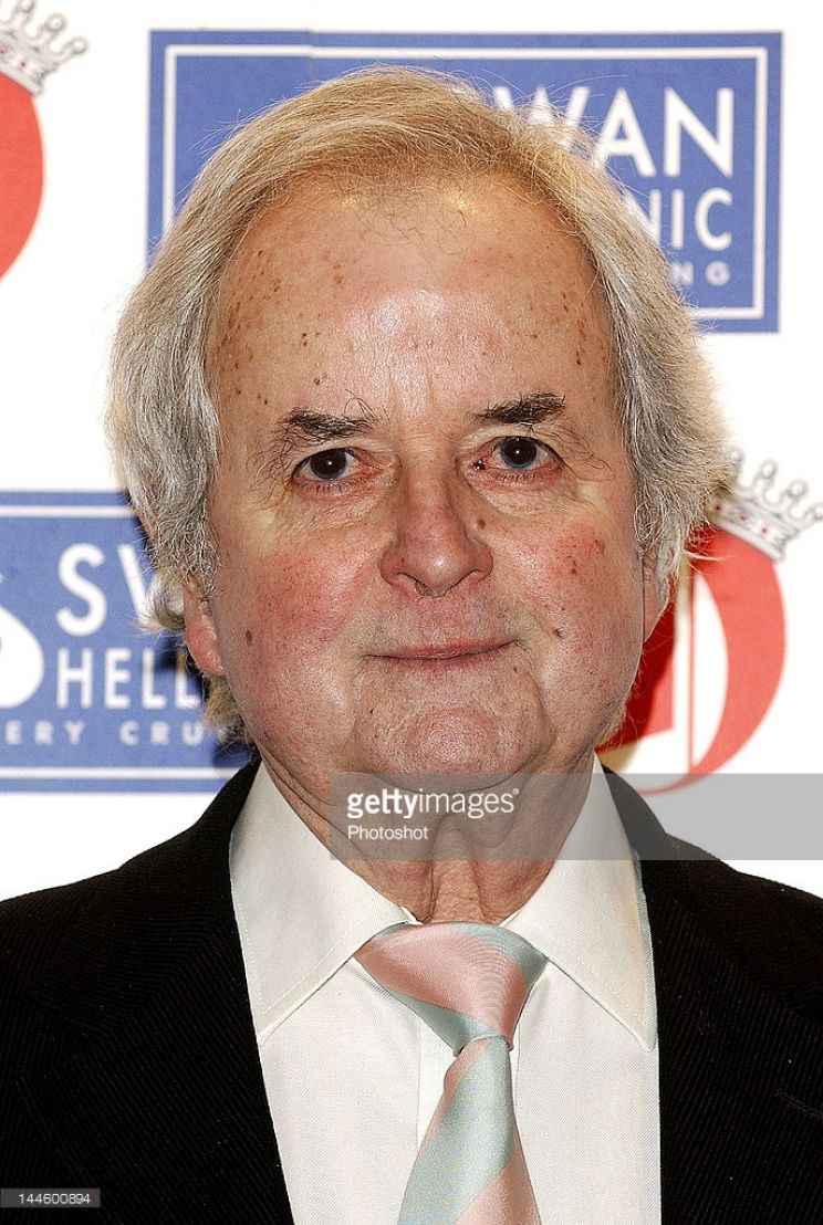 Rodney Bewes