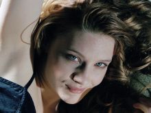 Romola Garai