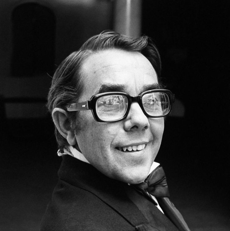 Ronnie Corbett