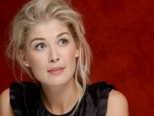 Rosamund Pike