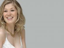 Rosamund Pike