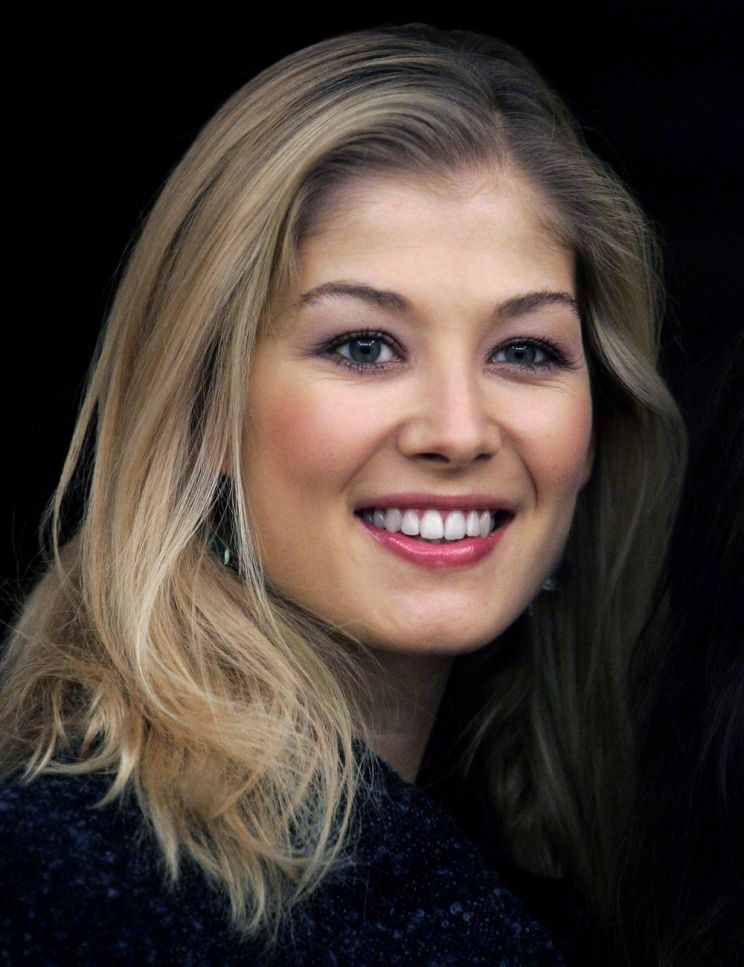 Rosamund Pike