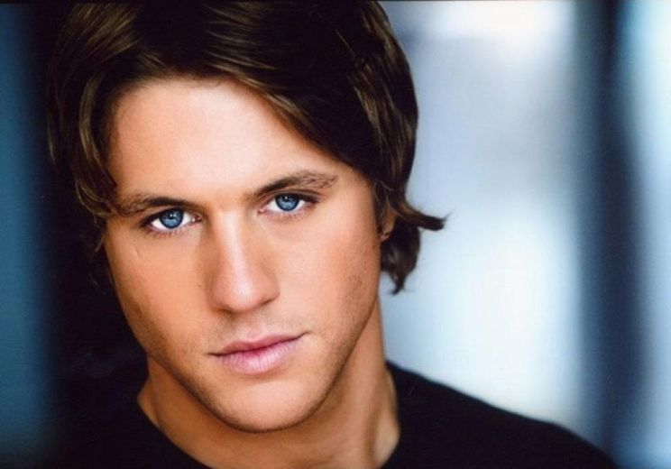 Ross Thomas