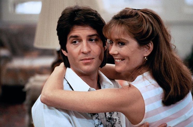 Roxanne Hart