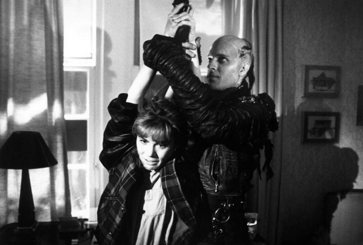 Roxanne Hart
