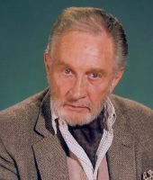 Roy Dotrice