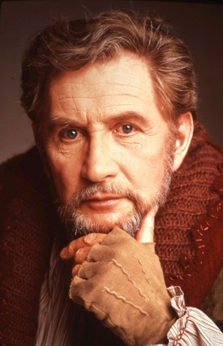 Roy Dotrice