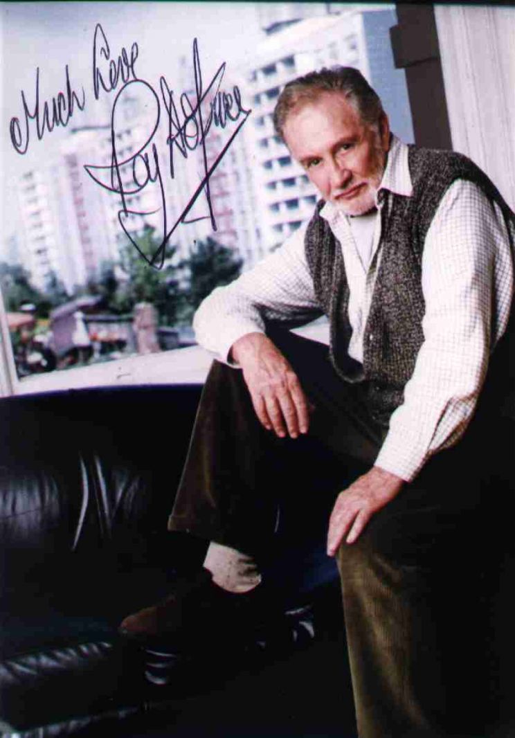 Roy Dotrice