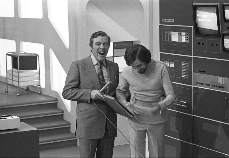 Roy Dotrice