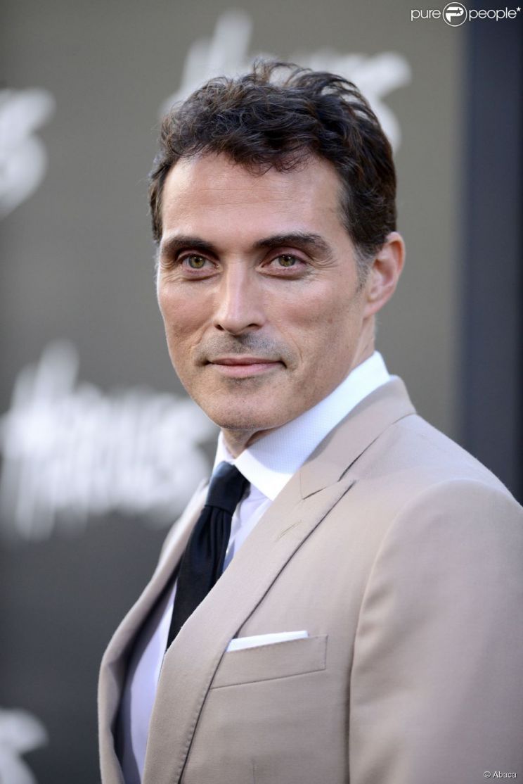 Rufus Sewell
