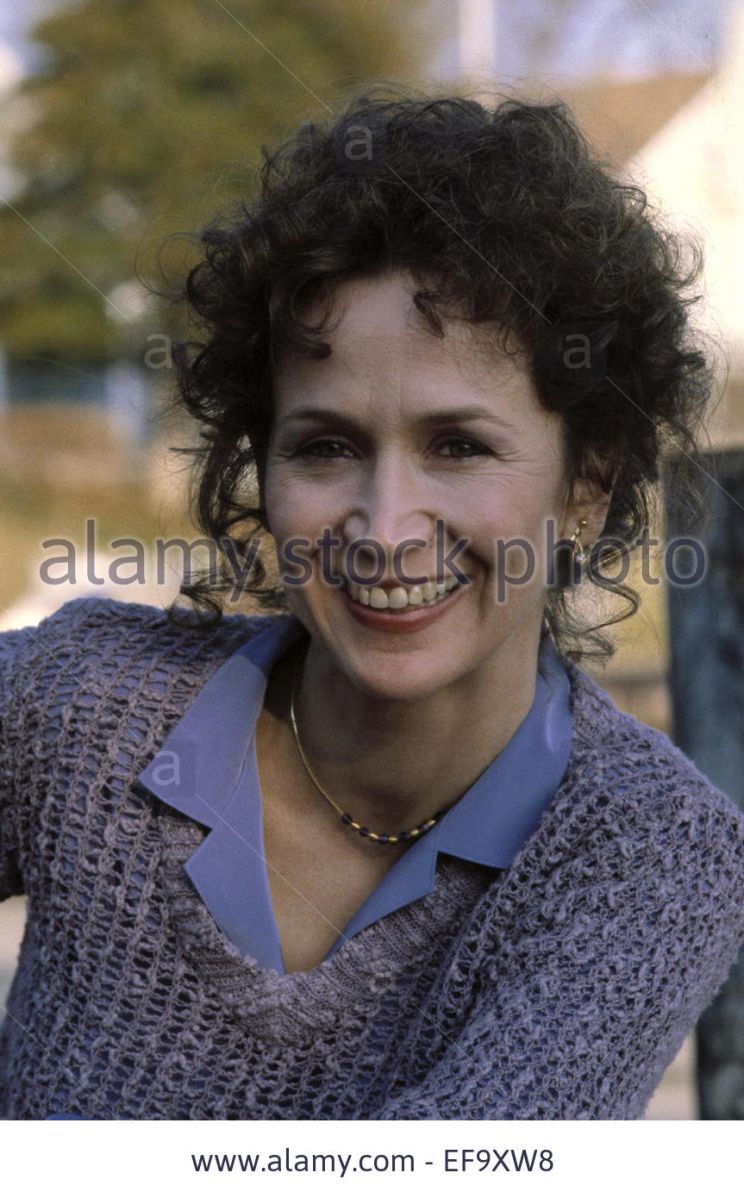 Rutanya Alda