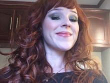Ruth Connell photo