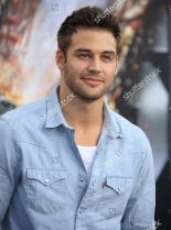 Ryan Guzman photo