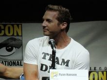 Ryan Hansen photo