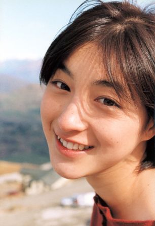 Ryoko Hirosue S Biography Wall Of Celebrities