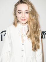 Sabrina Carpenter photo