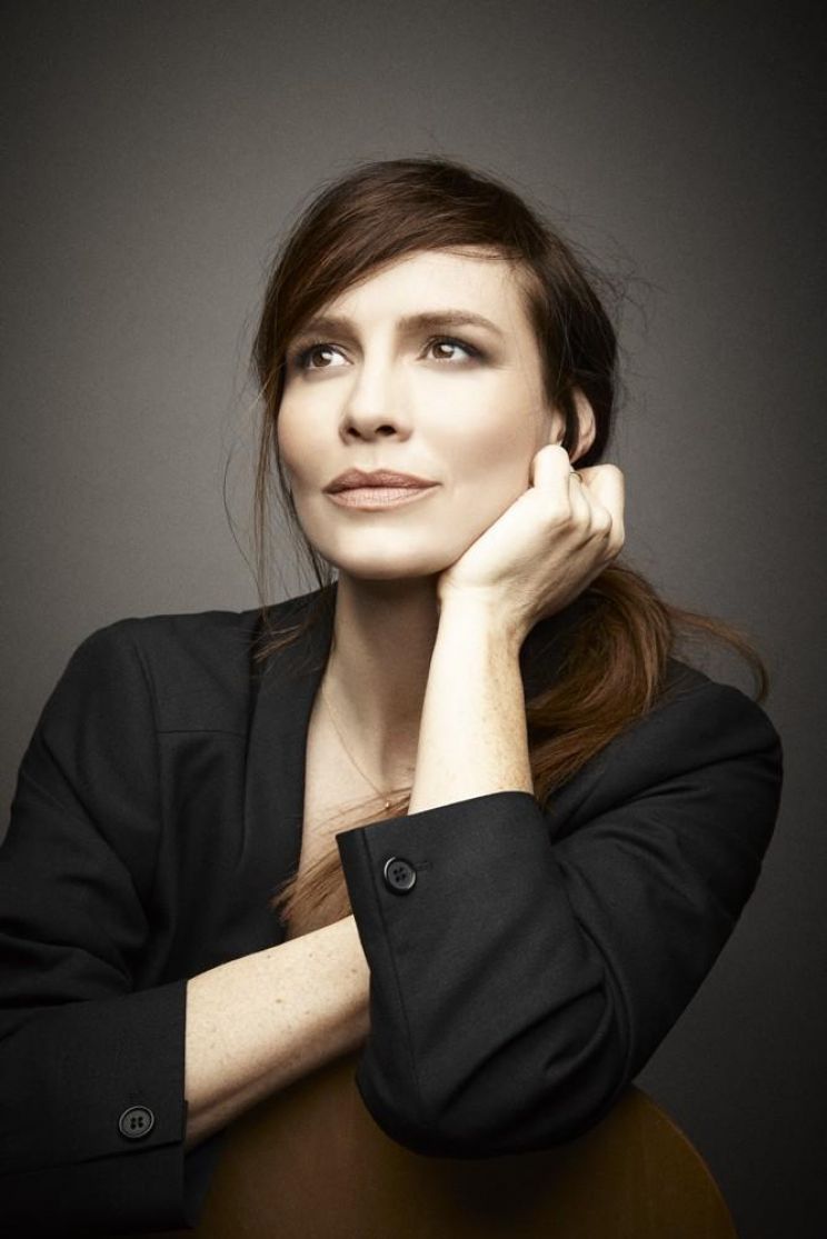 Saffron Burrows
