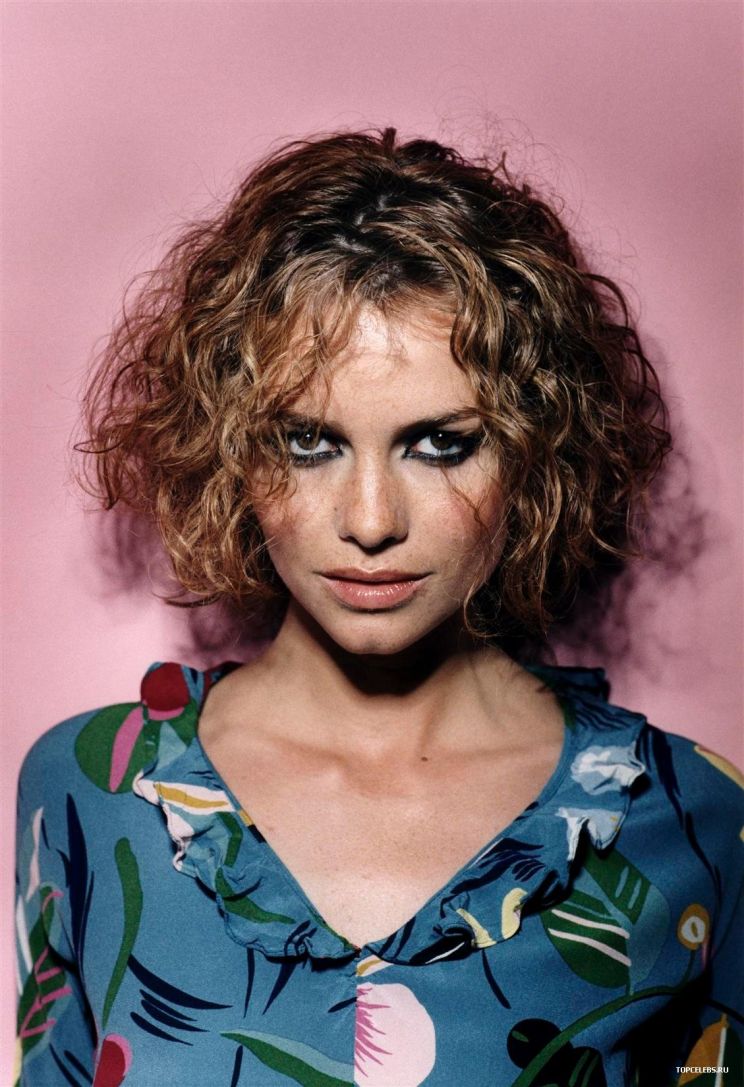 Saffron Burrows