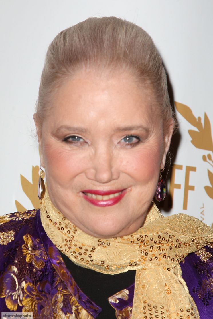 Sally Kirkland