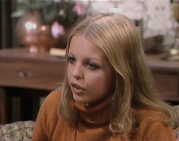 Sally Thomsett