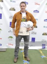 Sam Jaeger #353966 picture (Portrait Medium)