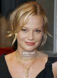 Samantha Mathis