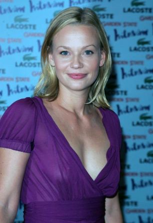 Samantha Mathis