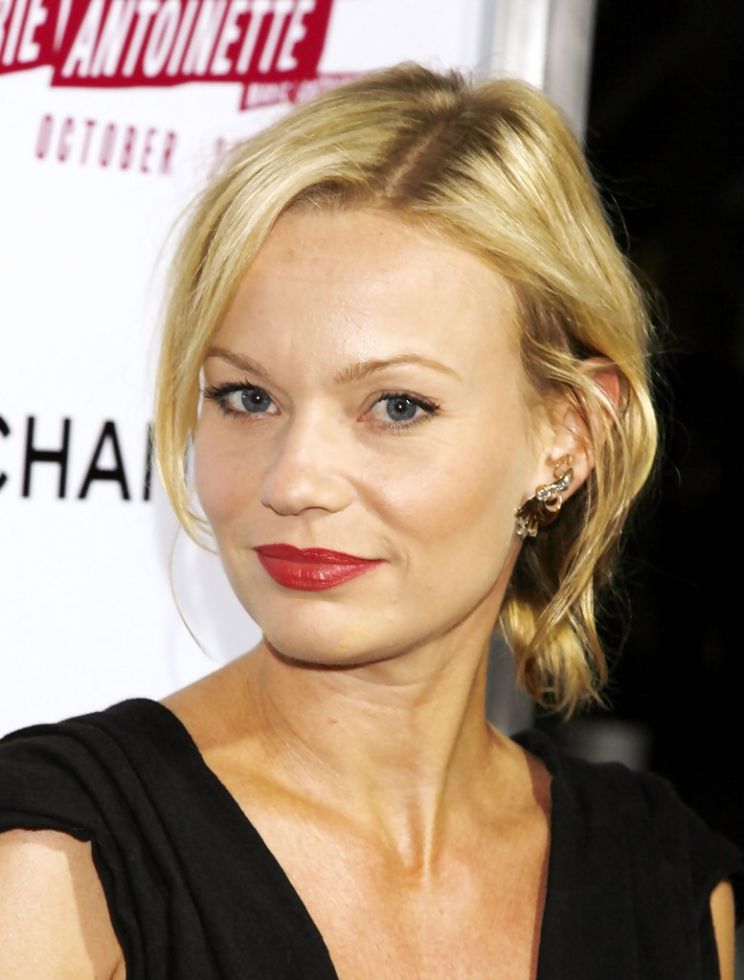 Samantha Mathis