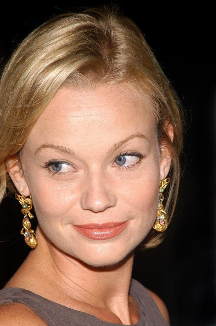 Samantha Mathis