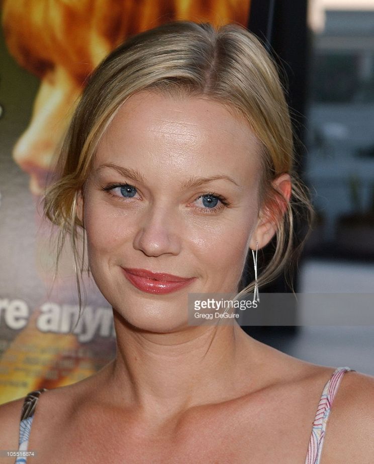 Samantha Mathis