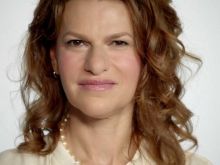 Sandra Bernhard