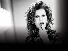 Sandra Bernhard