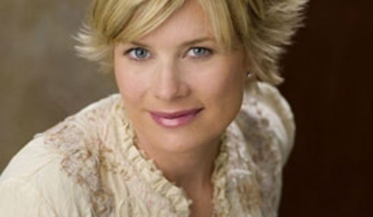 Sandra Dee Robinson