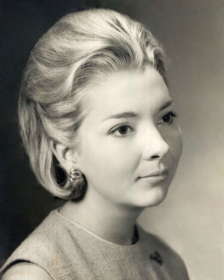 Sandra Nelson
