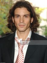 Santiago Cabrera