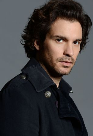 Santiago Cabrera