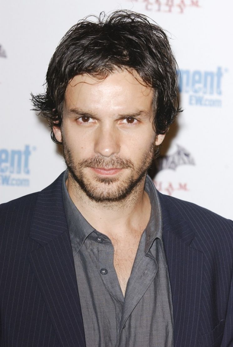 Santiago Cabrera