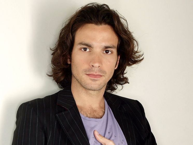 Santiago Cabrera