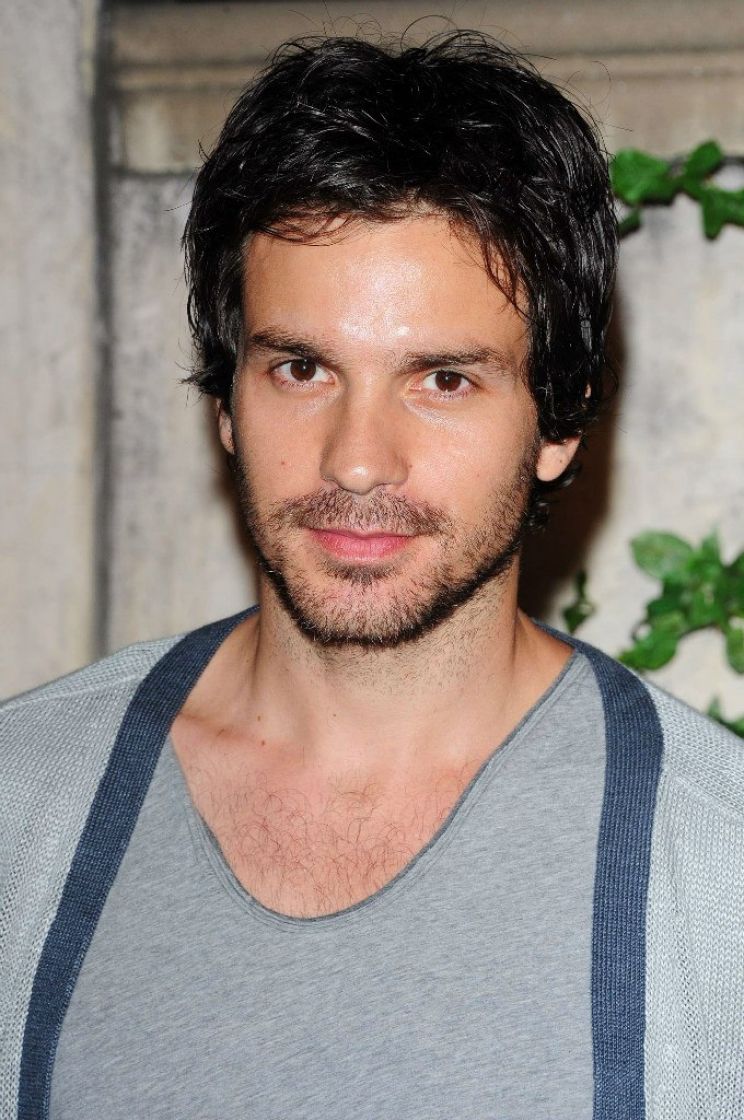 Santiago Cabrera