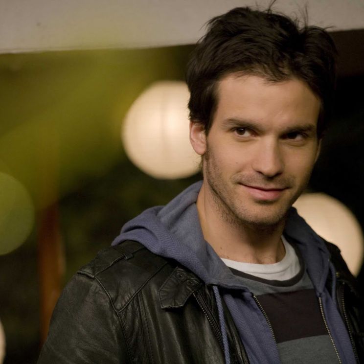 Santiago Cabrera