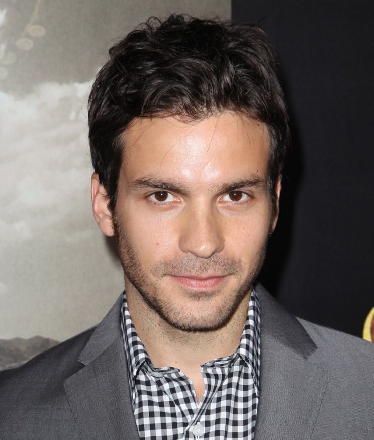 Santiago Cabrera